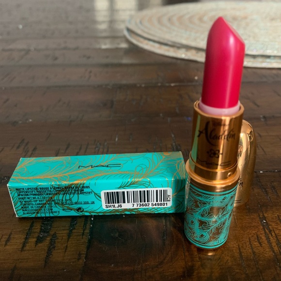 🧞♂️LE🧞♂️MAC Aladdin Collection Matte Lipstick- A Whole New World - Picture 15 of 15